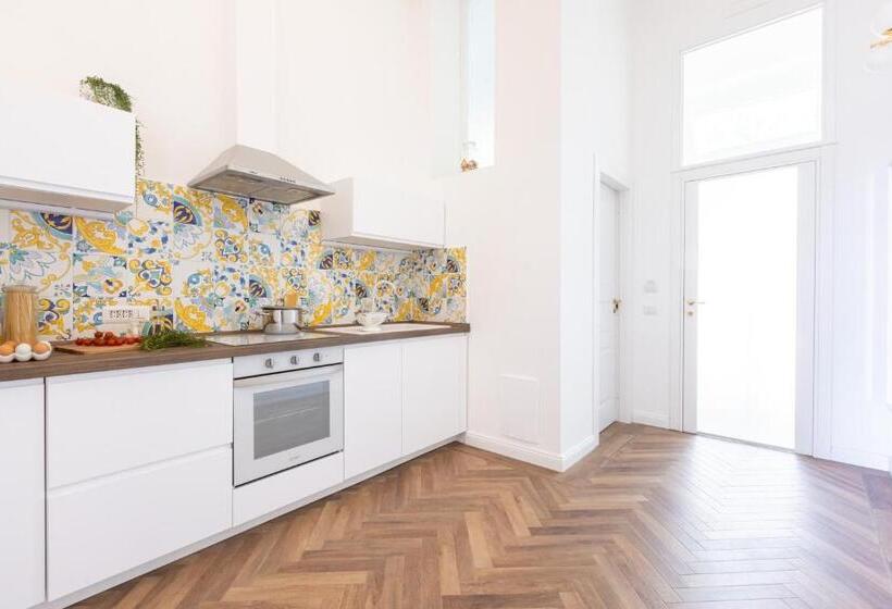 ベッドアンドブレックファースト Lux Aurea