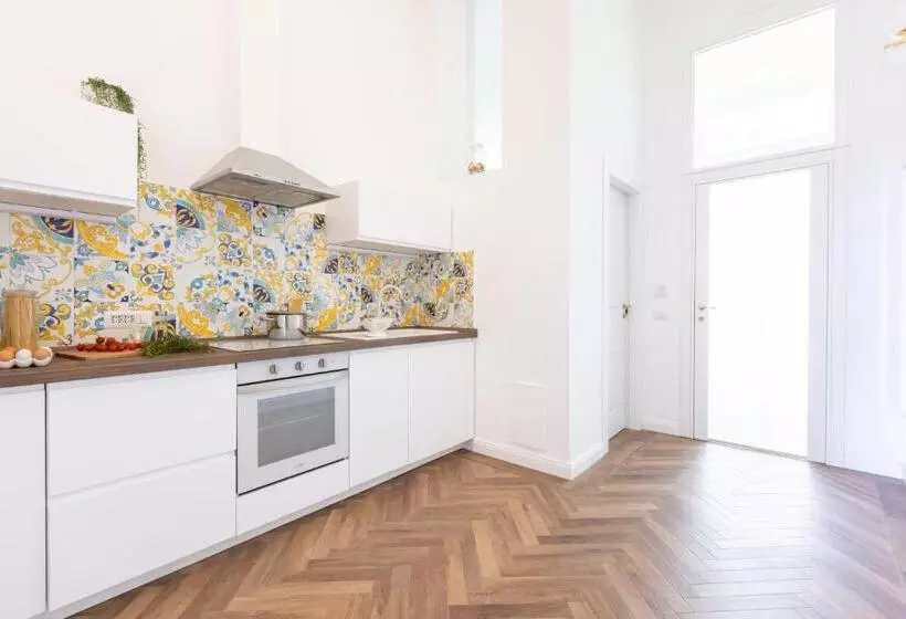 ベッドアンドブレックファースト Lux Aurea