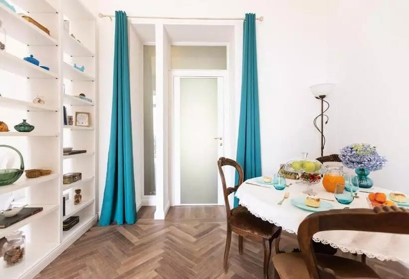 ベッドアンドブレックファースト Lux Aurea