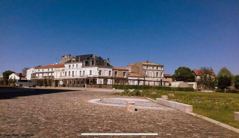 فندق Chambre Balcon