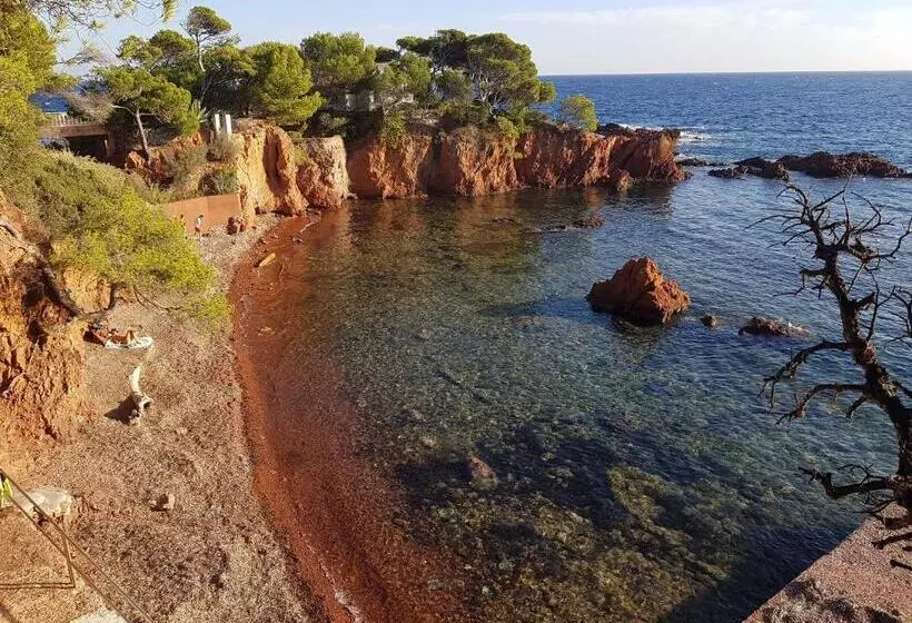 تختخواب و صبحانه Chambre D Hôtes De La Louve