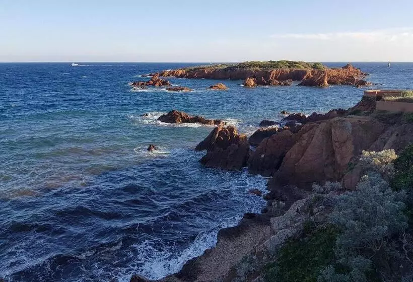 تختخواب و صبحانه Chambre D Hôtes De La Louve
