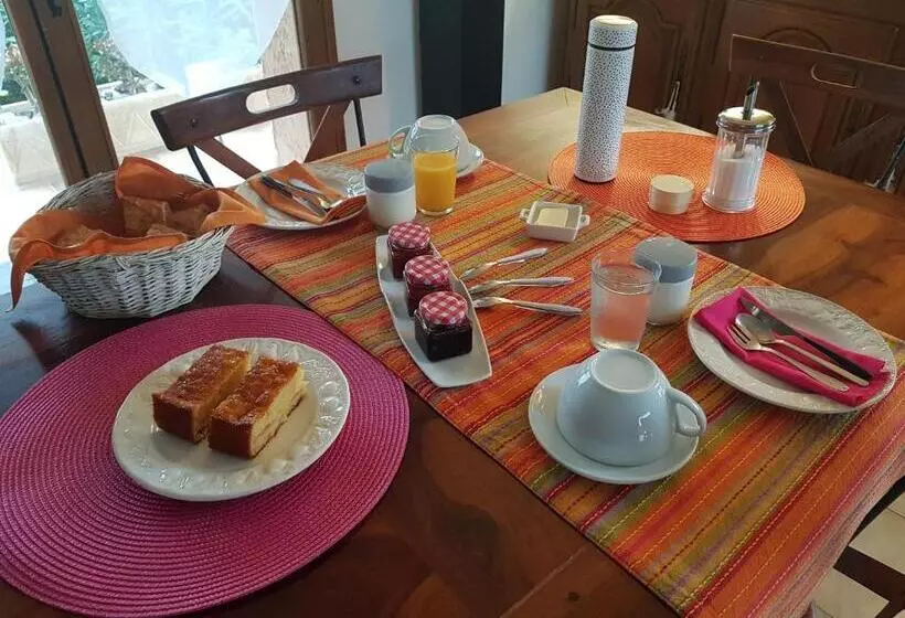 تختخواب و صبحانه Chambre D Hôtes De La Louve