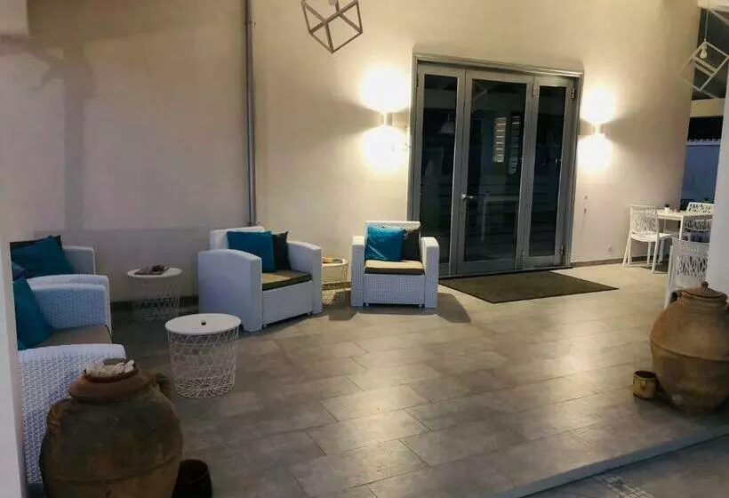 ベッドアンドブレックファースト Invilla Bed&breakfast   Quality Rooms