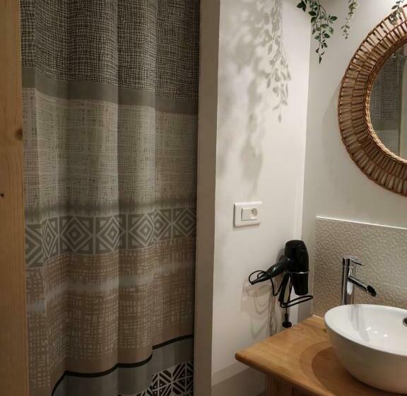 住宿加早餐  La Ferme Des Escampades