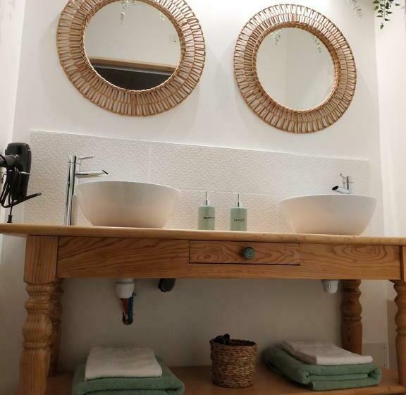 住宿加早餐  La Ferme Des Escampades