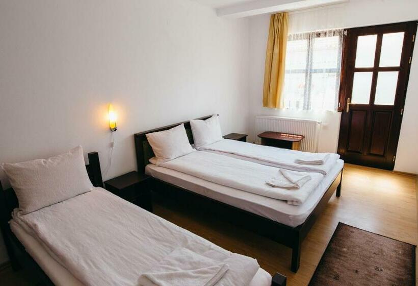 住宿加早餐  Vendégváró Panzió