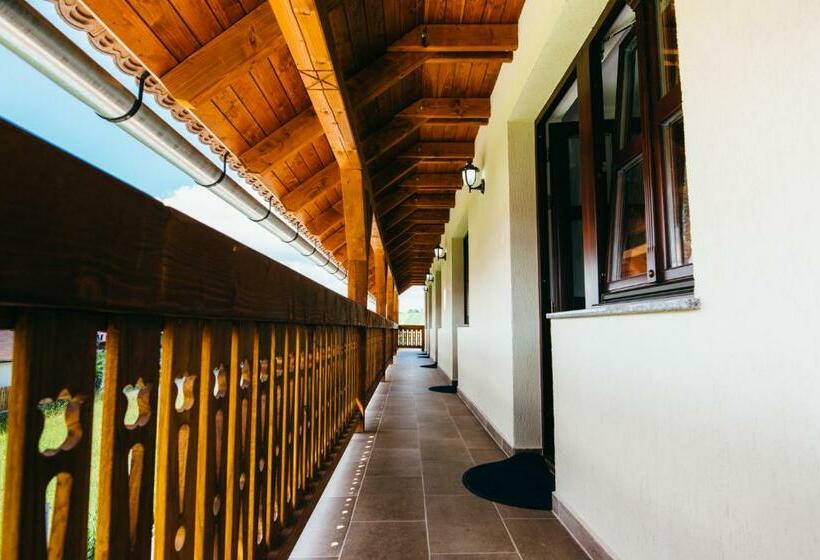 住宿加早餐  Vendégváró Panzió