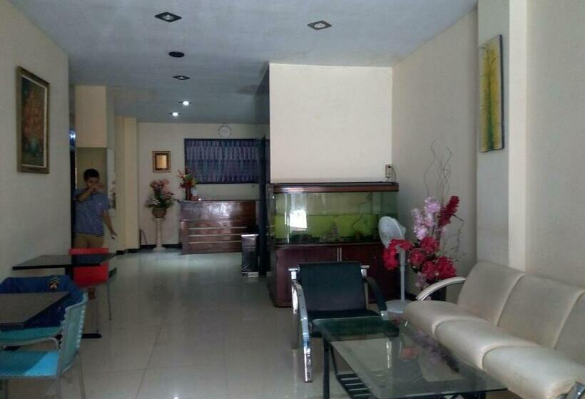 בית מלון כפרי Wisma Favorite Makassar