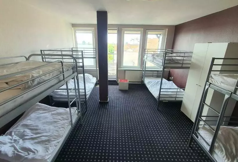 Isas Hostel