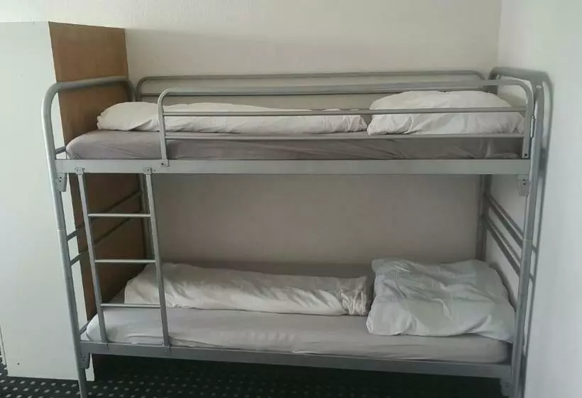 Isas Hostel