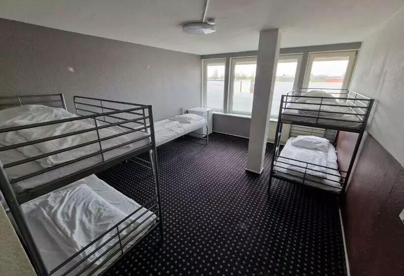 Isas Hostel