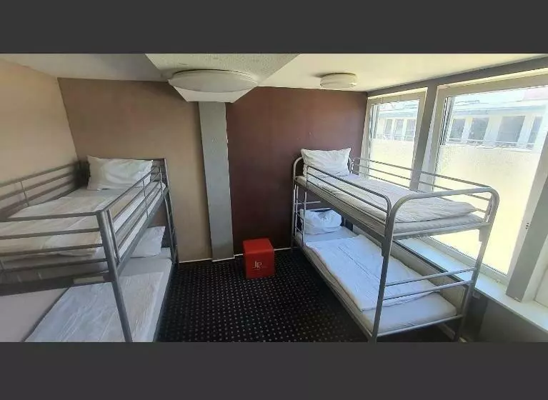Isas Hostel