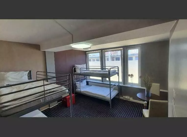Isas Hostel