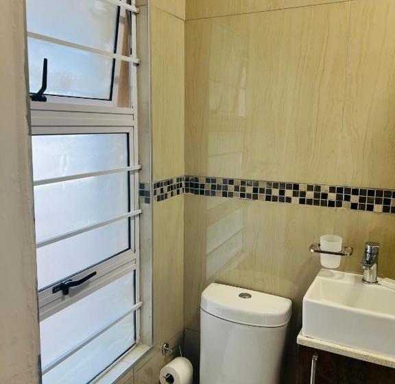 פנסיון 36 Frere Road Shelly Beach , Margate