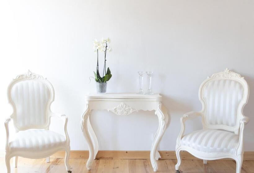 پانسیون A Burguesa Guesthouse