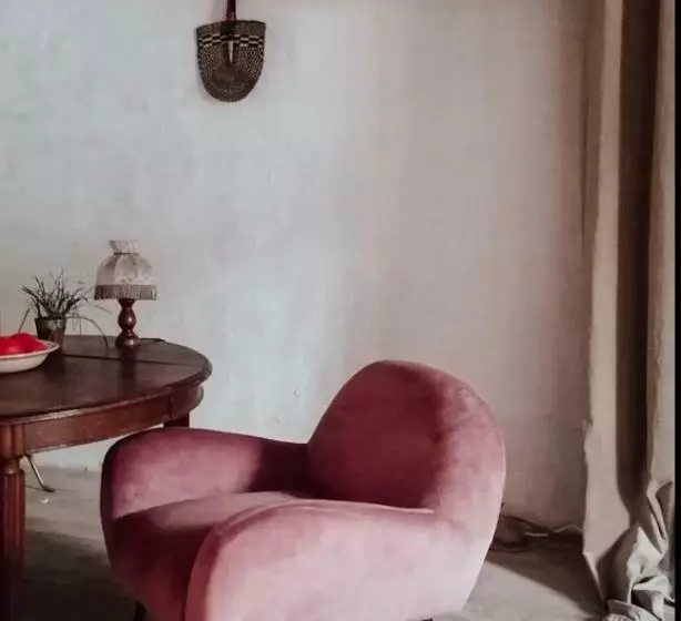 ペンション Abury, Tables Et Chambres , Randos Et Bien être à La Montagne