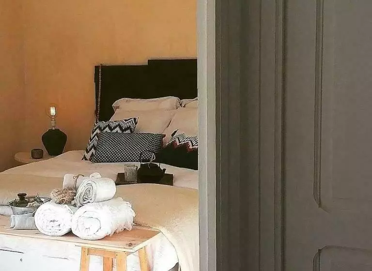 ペンション Abury, Tables Et Chambres , Randos Et Bien être à La Montagne