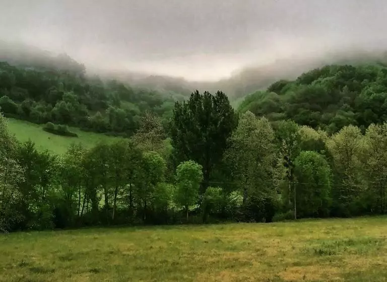 ペンション Abury, Tables Et Chambres , Randos Et Bien être à La Montagne