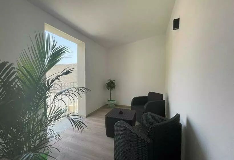 ペンション Admayora Guest House