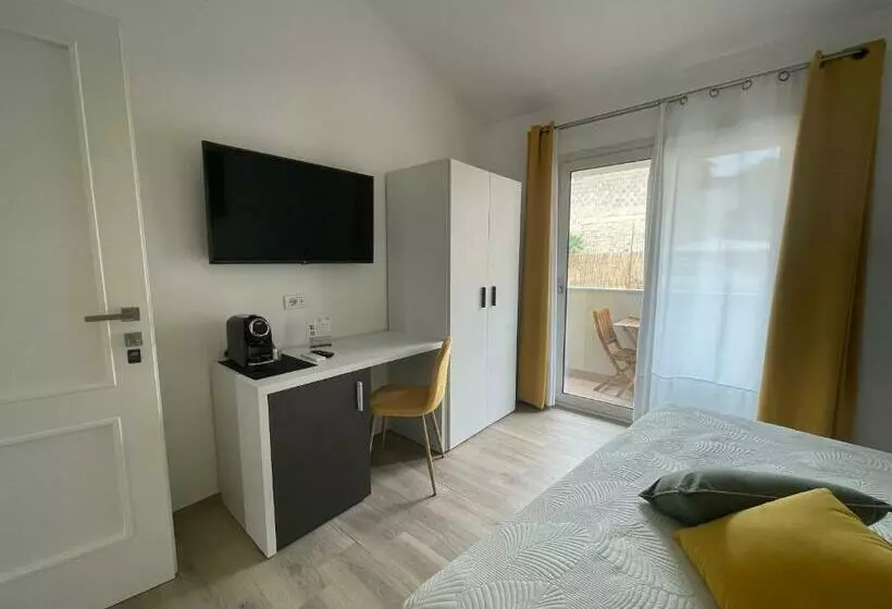 ペンション Admayora Guest House