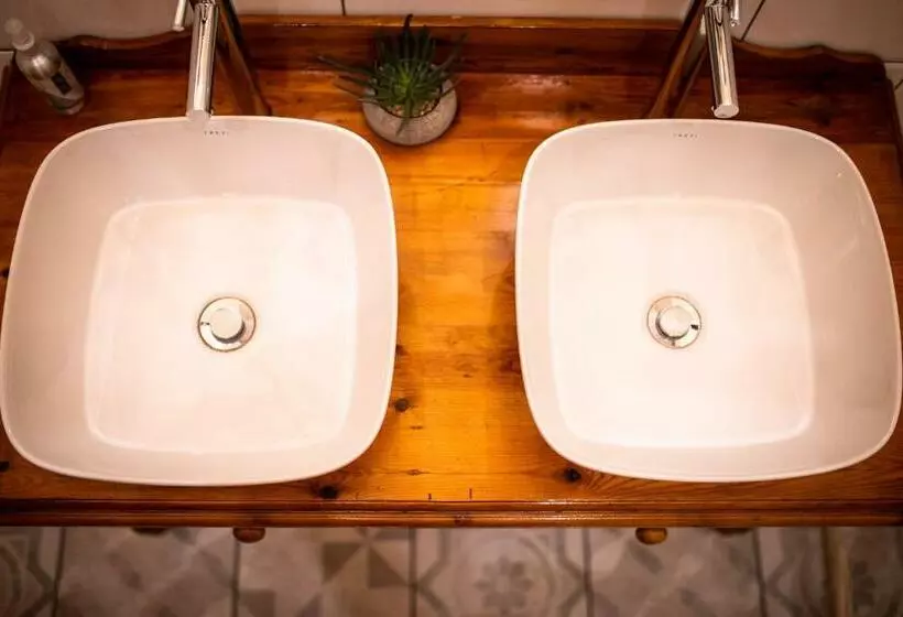 Majatalo @athens Guest Rooms