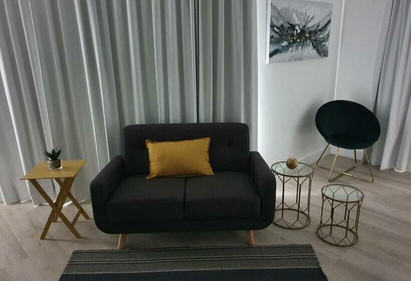 膳宿费 Executive Condo Studio Apartments