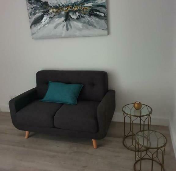 膳宿费 Executive Condo Studio Apartments