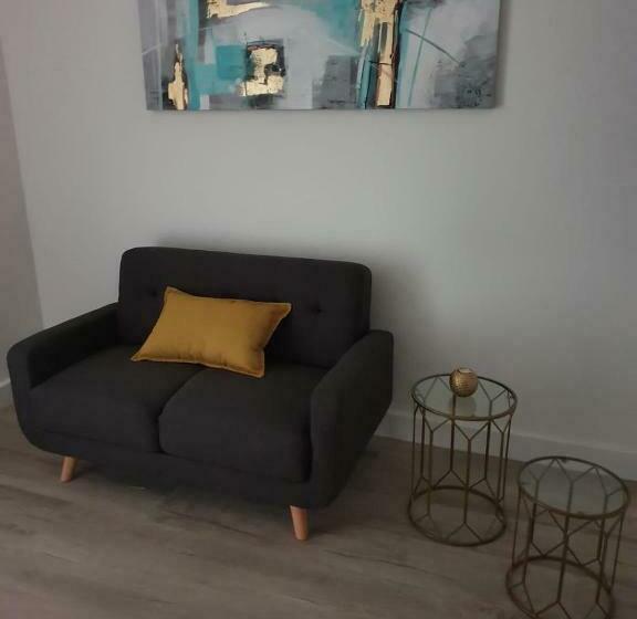 膳宿费 Executive Condo Studio Apartments