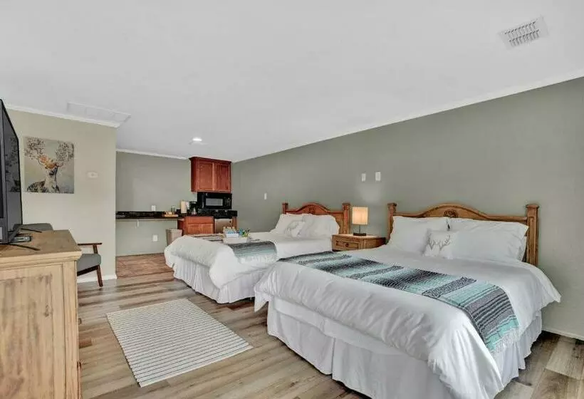 Hotelli Maven S Inn & Grill