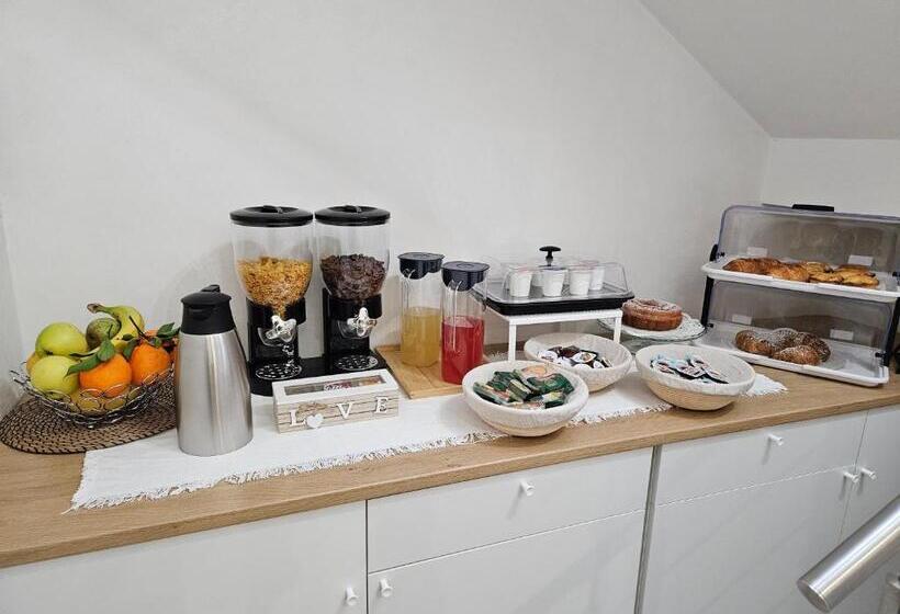 膳宿费 Sabrina S House