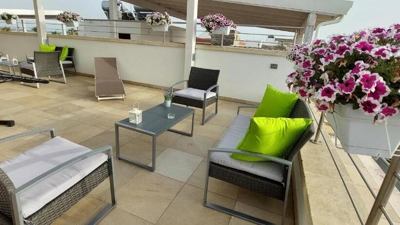 膳宿费 Sabrina S House