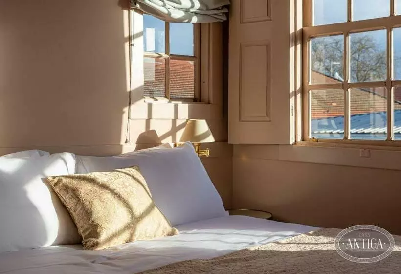 تختخواب و صبحانه Casa Antiga