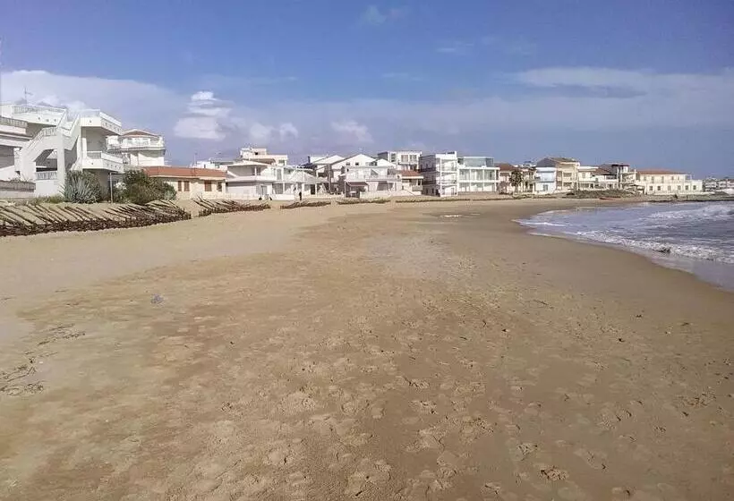 Aamiaismajoitus (B&B) La Dimora Di Ntò