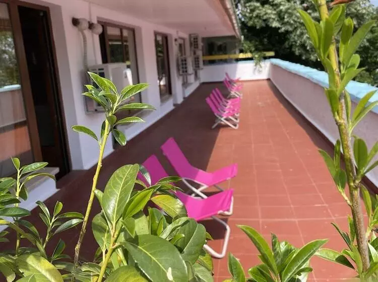 Hotelli Amadina Garden