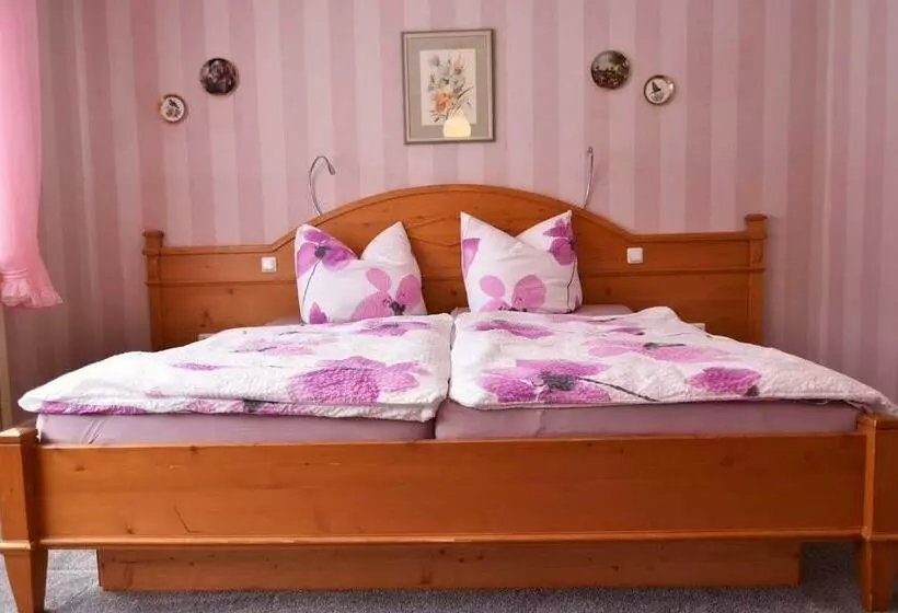 Majatalo Gästehaus Steinborn