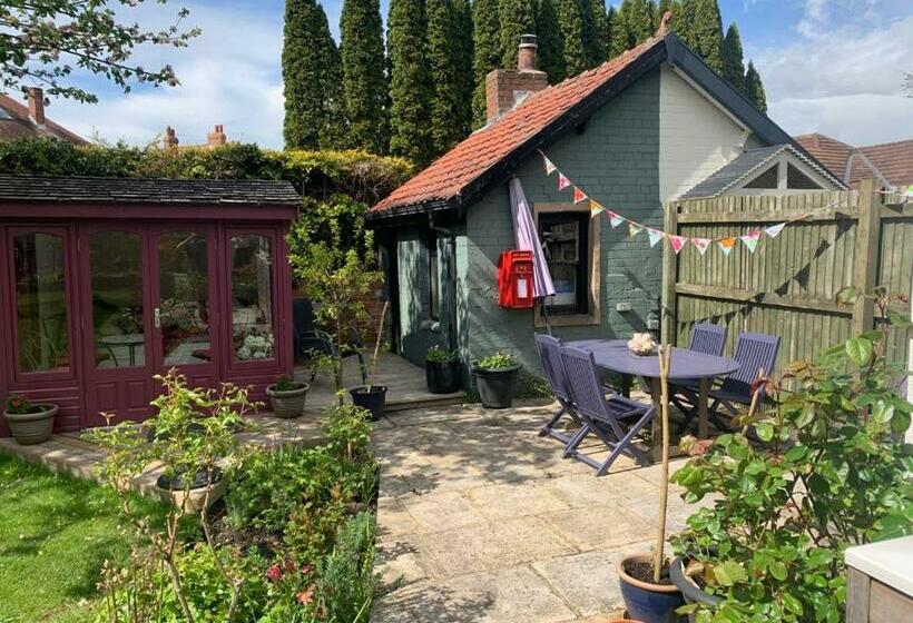 مبيت وإفطار The Garden Suite