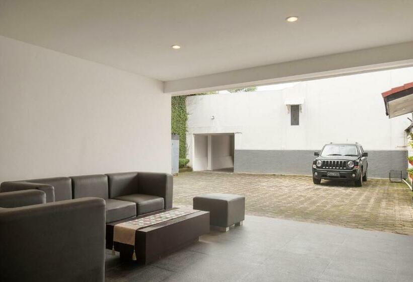 פנסיון Lembang Views