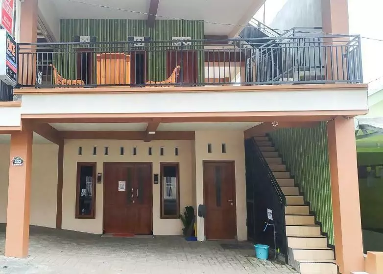 پانسیون Oke Villa Kamaran Kota Batu Malang