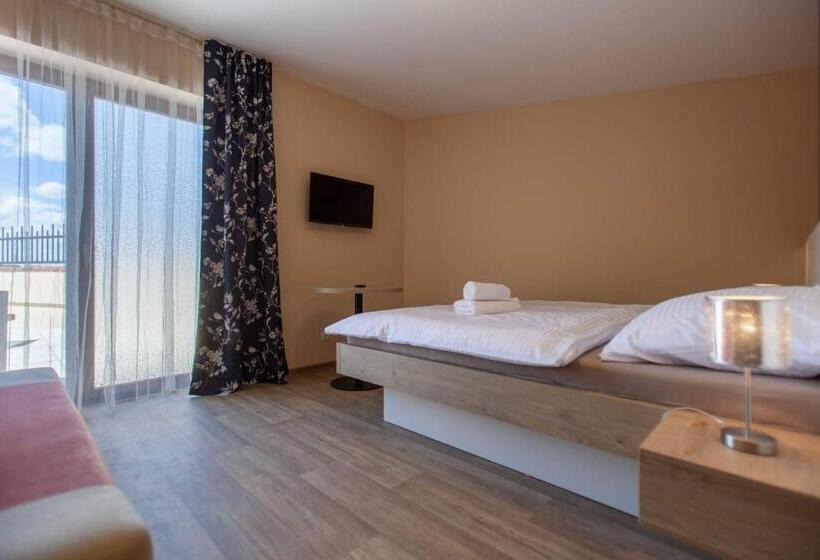 ペンション Penzion A Restaurace Feldsberg