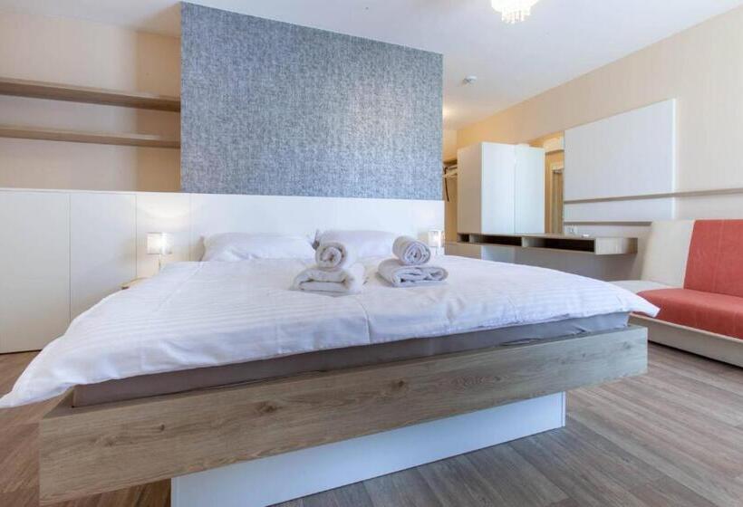 ペンション Penzion A Restaurace Feldsberg