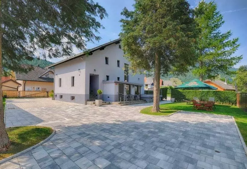 ペンション Pri Marusi