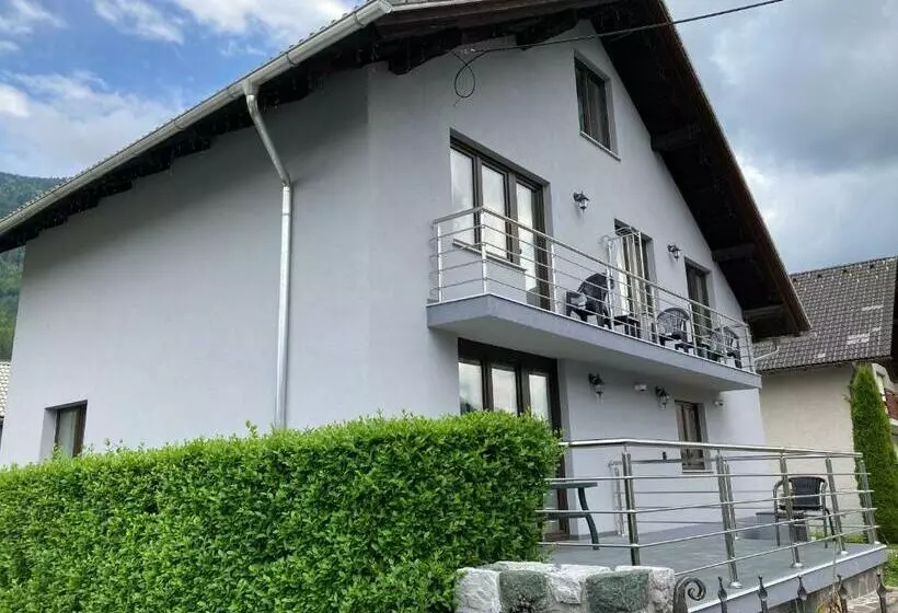 ペンション Pri Marusi