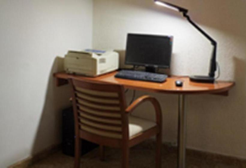 Отель Elpida City