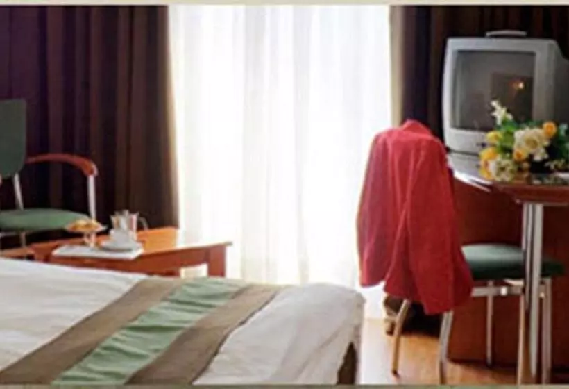 فندق Elpida City