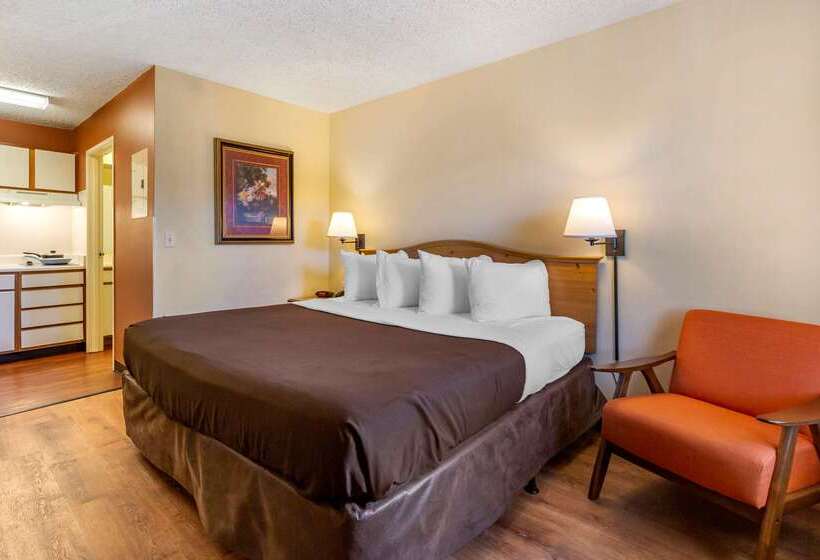 Отель Suburban Studios