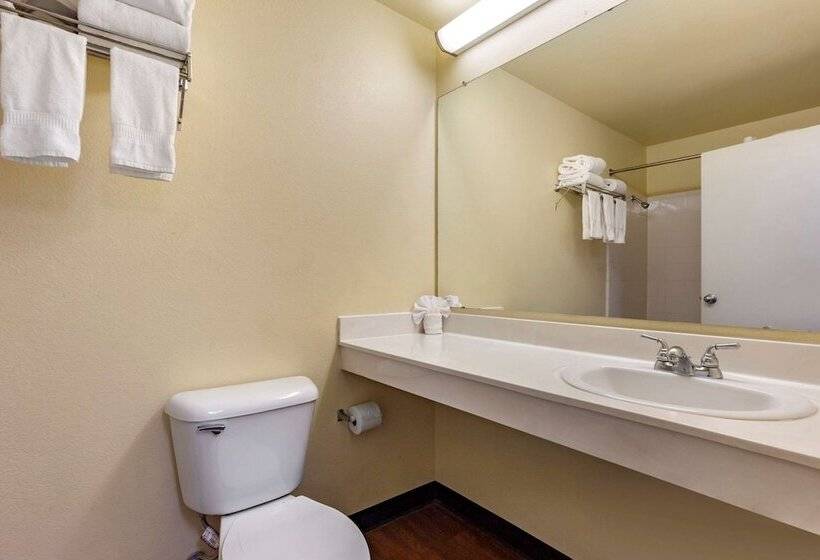 Отель Suburban Studios