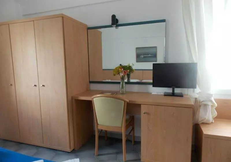 Sunrise Studios Perissa