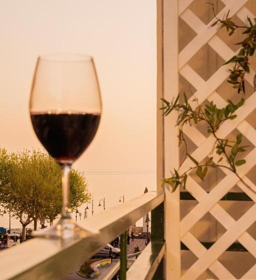 مبيت وإفطار La Serenata Luxury