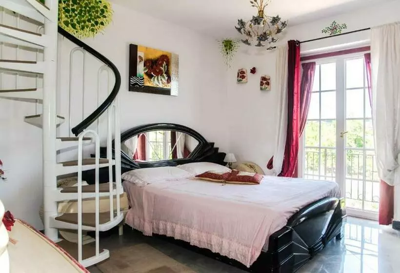 ペンション Alexander S Home